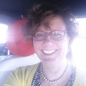 Meet your Posher, Denise